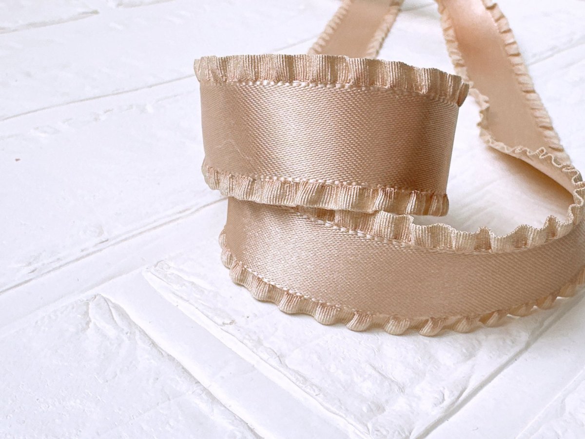 画像2: 80センチのみ★ベージュ色サテンフリルリボン　２５mm幅 (2)